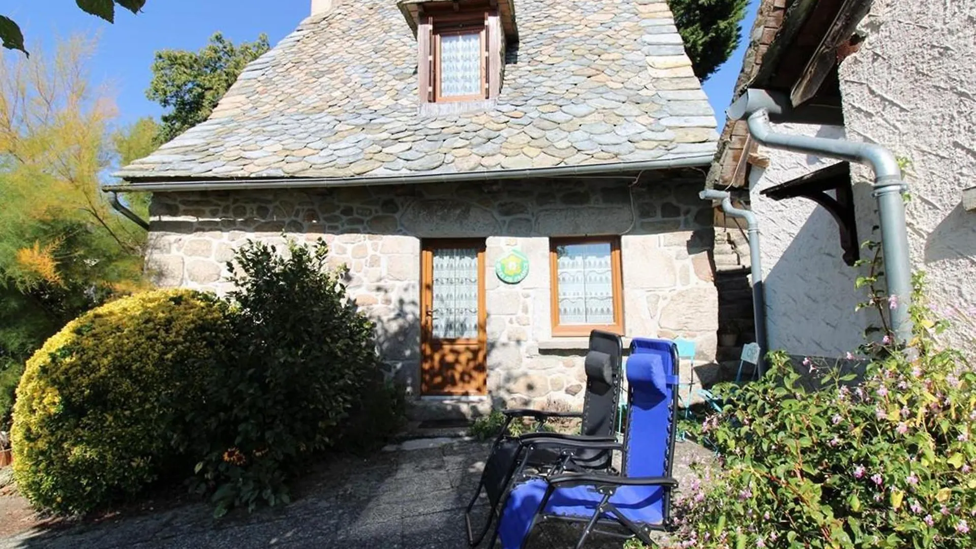 Holiday home Charmante Maison De Campagne Avec Terrasse, Cheminee Et Jardin, Animaux Acceptes, Pres Des Monts Du Cantal. - Fr-1-742-33 Ladinhac France